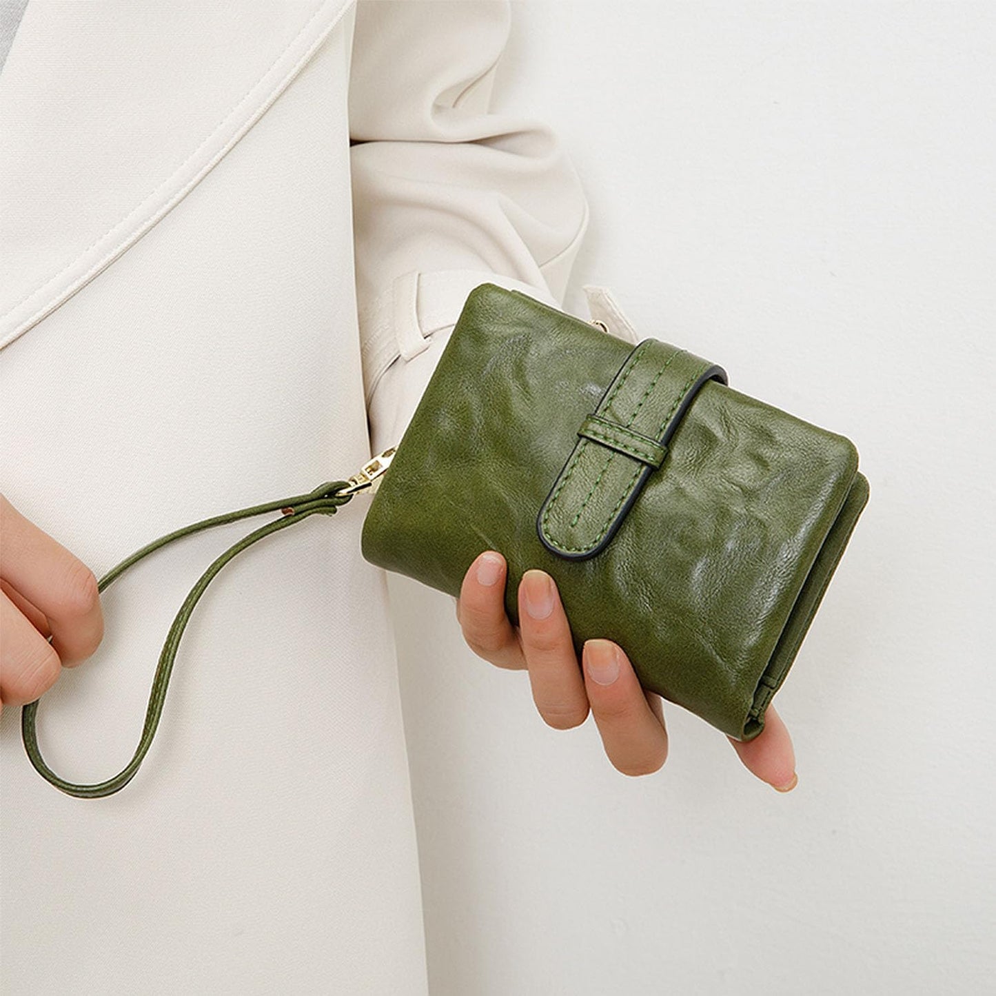 HOTWallets for Women Small Leather Rfid Ladies Wallets Bifold Medium Billfolds for Women Compact Trifold Wristlet with Wrist Strap Coin purse Card holder (Green)