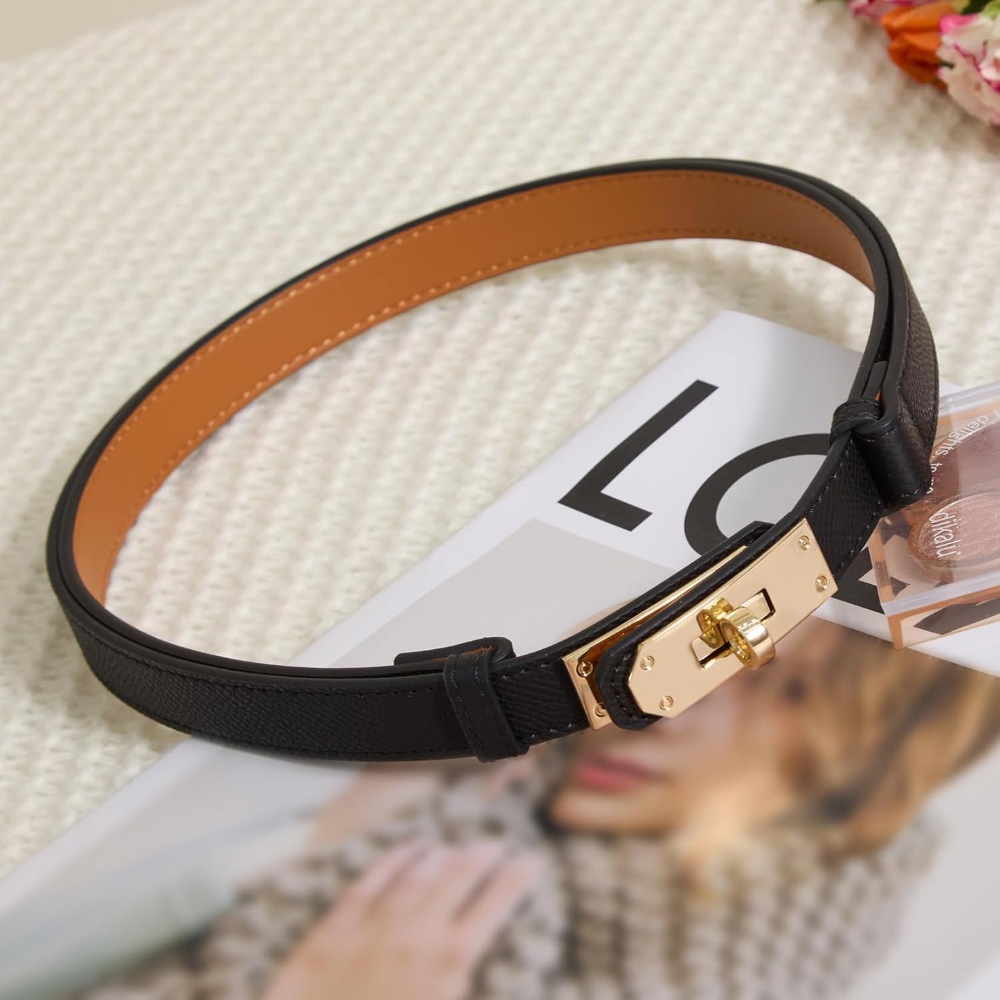 HOTWomen’s Skinny Leather Belt with Gold or Silver Turn-Lock Buckle – Adjustable Thin Belt for Dresses, Office & Wedding