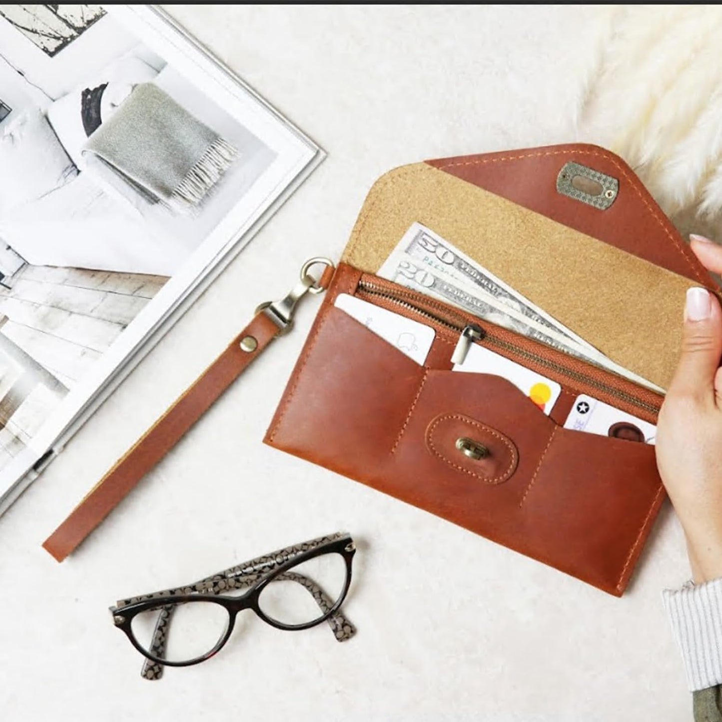 HOTPersonalized Leather RFID Wallet for Women – Customizable with Couple Names and Special Messages – Elegant Gift for Girlfriends, Mothers, and Women – Ideal Gift for Valentine’s Day and Mother’s Day