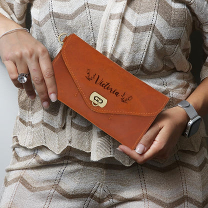 HOTPersonalized Leather RFID Wallet for Women – Customizable with Couple Names and Special Messages – Elegant Gift for Girlfriends, Mothers, and Women – Ideal Gift for Valentine’s Day and Mother’s Day
