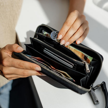 HOTBERLINER BAGS Genuine Leather Zip Wallet Women Lyon, Gift Box – Black | Soft Leather Zip Around Wallet, Fits up to Phone 6.9", 15 Card Slots, 1 ID Window, 3 Bill Slots, 1 Coin Pocket, RFID Blocking