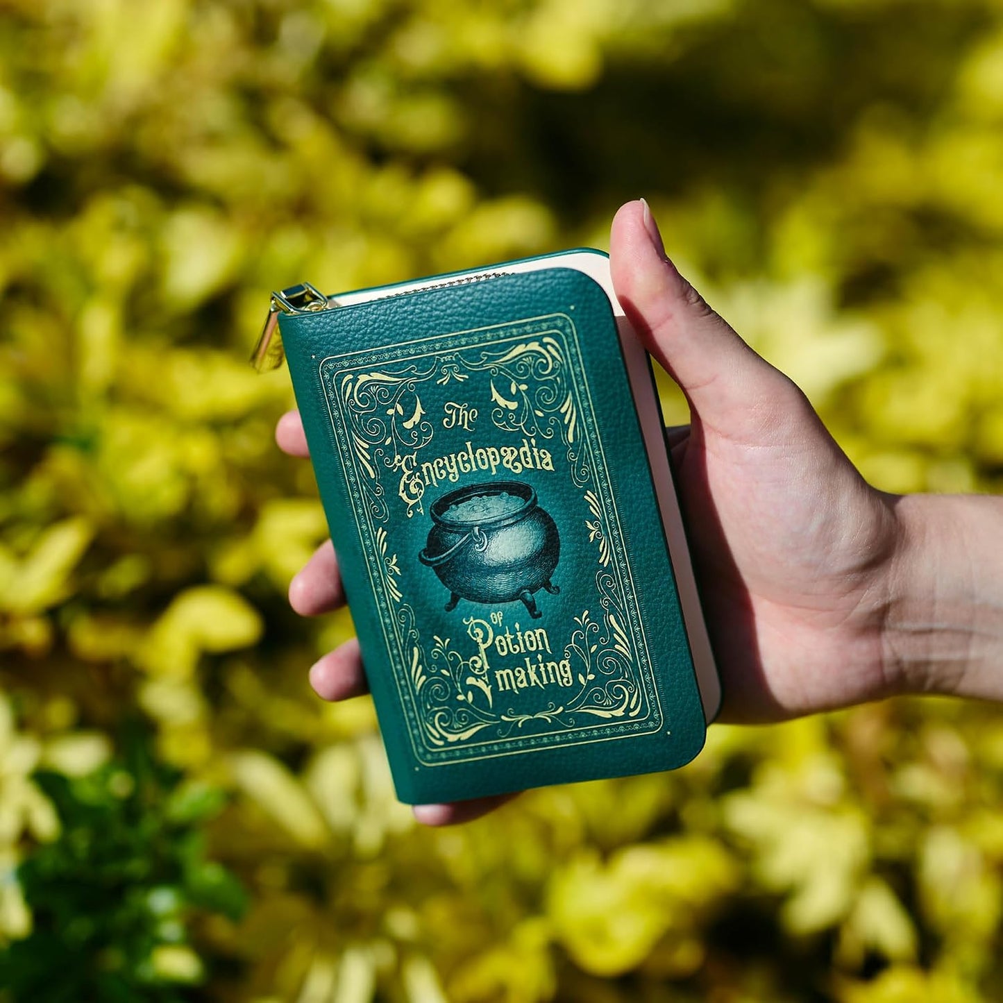 HOTWell Read Company Unisex Faux Leather Wallet Purse, The Encyclopedia of Potion Making, Dark Green, Lightweight, Zip-Around Closure