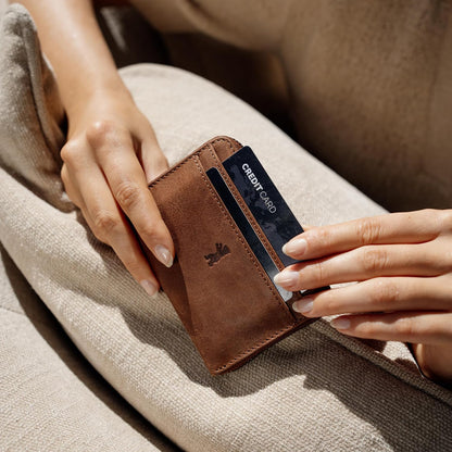 HOTBERLINER BAGS Genuine Leather Small Wallet Women Elsa, Gift Box – Brown | Soft Leather Bifold Zip Wallet, Fits Purses & Crossbody Bags, 6 Card Slots, 2 Cash Sections, Coin Pocket, RFID Blocking