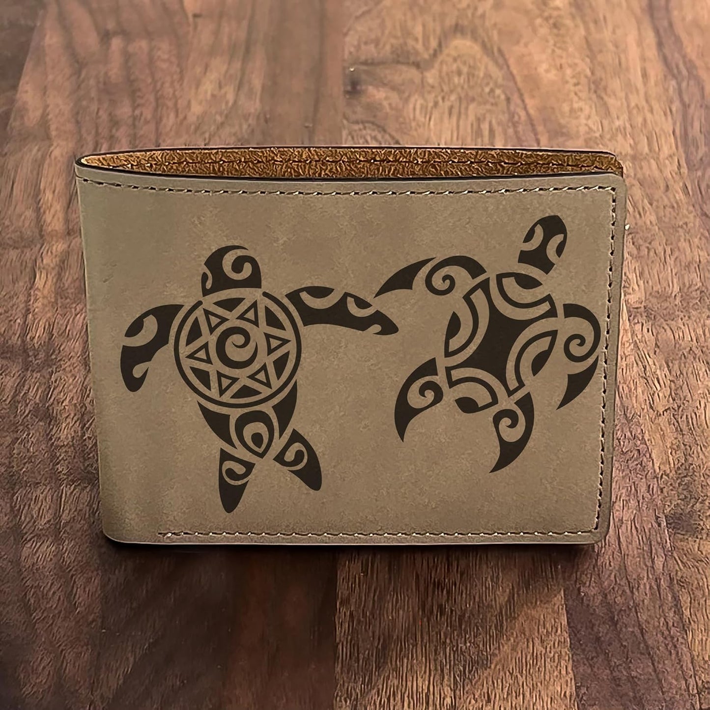 HOTHawaii Turtle Leather Wallet: Unique Island Design Gift - Perfect for Mom, Dad, Friend, Sister on Christmas, Birthday, Vacations