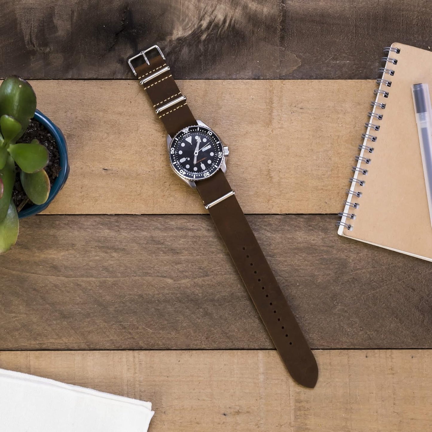 HOTBenchmark Leather Watch Band - Crazy Horse Oiled Leather One-Piece Watch Straps for Men or Women - 18mm, 20mm, 22mm or 24mm Widths