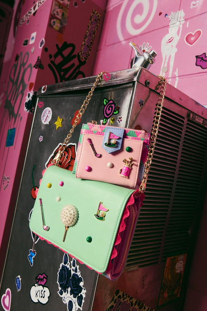 HOTBetsey Johnson 19th Hole Wallet