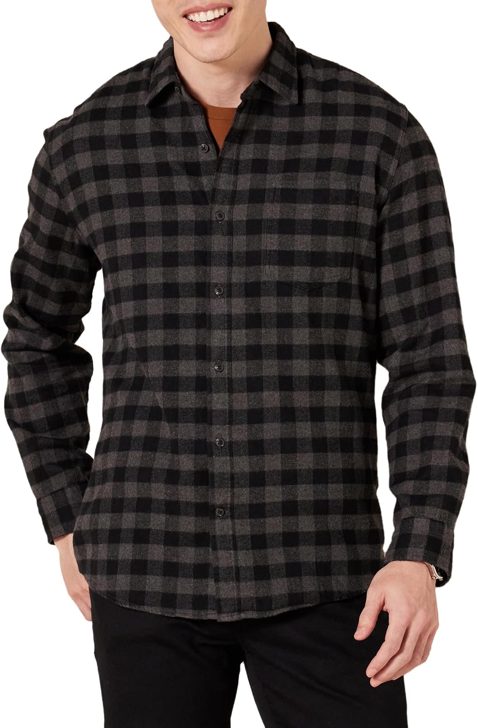 HOTAmazon Essentials Men's Regular Fit Long-Sleeve Flannel Shirt, Soft Brushed Cotton, Lightweight yet Warm