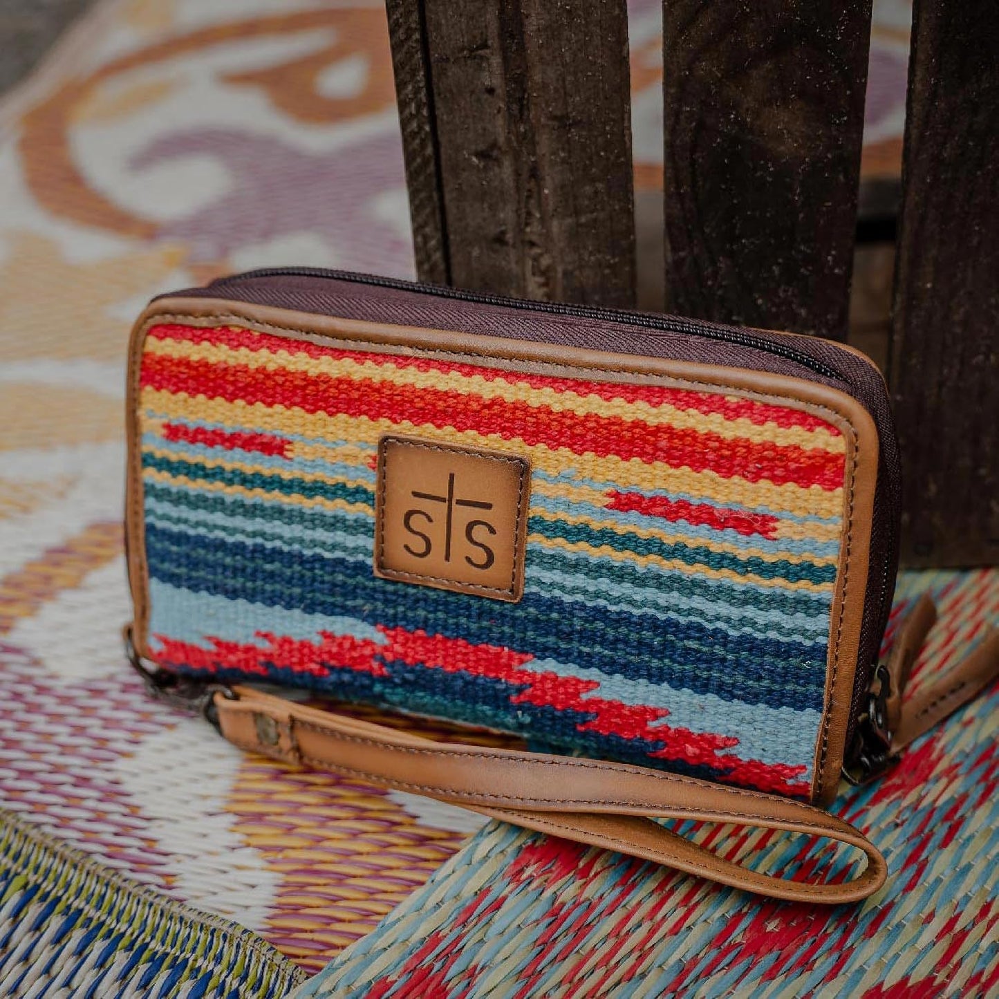 HOTSTS Ranchwear Women's Chaynee Valley Serape Kacy Organizer-Leather Wrist Strap, 32 Card Slots, Secure Zip Closure, Multi