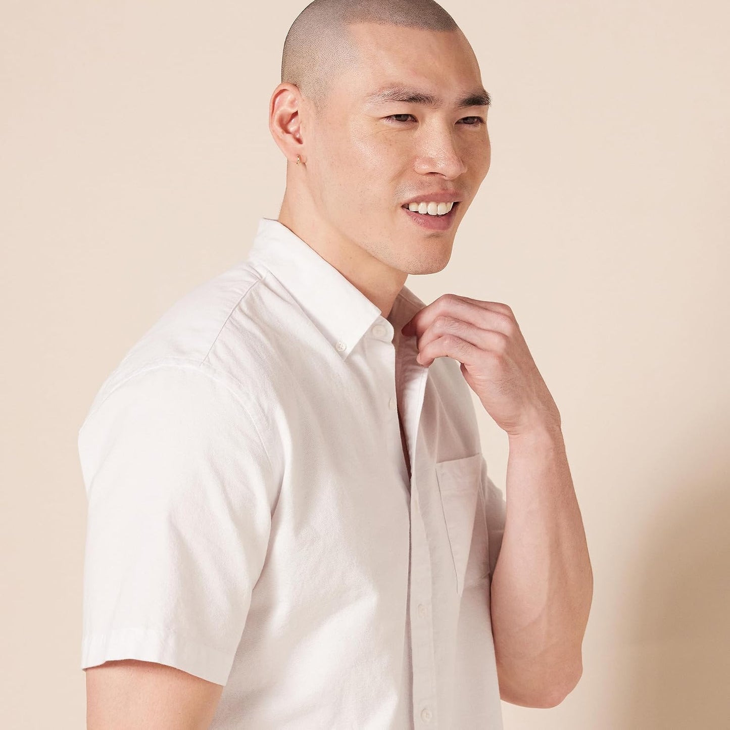 HOTAmazon Essentials Men's Short-Sleeve Oxford Shirt with Pocket