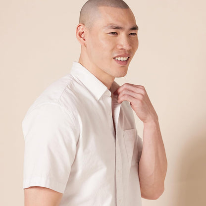 HOTAmazon Essentials Men's Short-Sleeve Oxford Shirt with Pocket