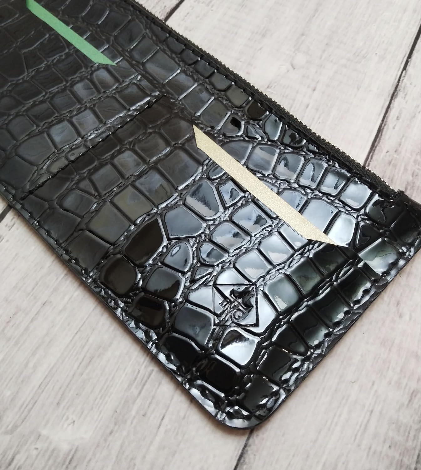 HOTINGVARR Unique Patent Slim Leather Wallet for Women | Crocodile Embossed Genuine Leather | Gift for Her | Handmade Wallet with Card Slots and Coin Pocket | Black