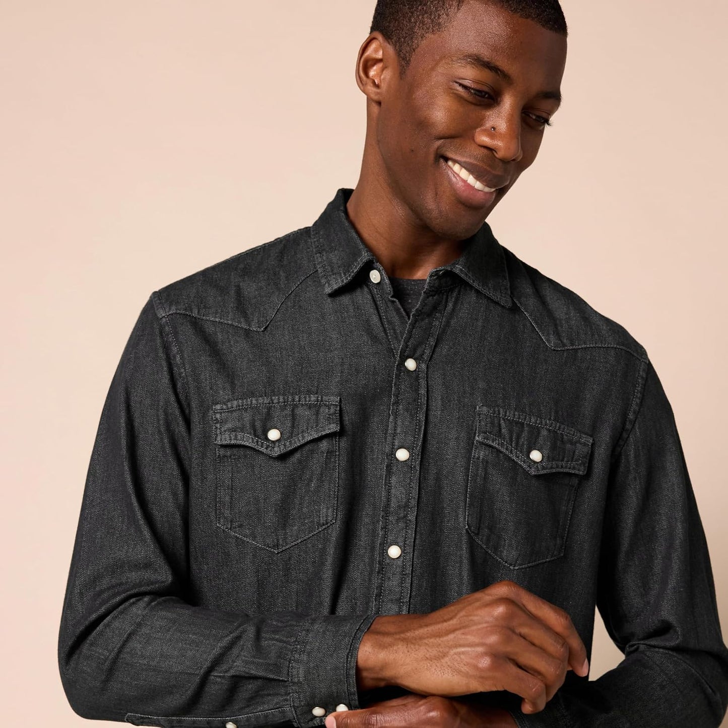 HOTAmazon Essentials Men's Slim-Fit Long-Sleeve Denim Western Style Cotton Shirt with Snap Buttons, Lightweight