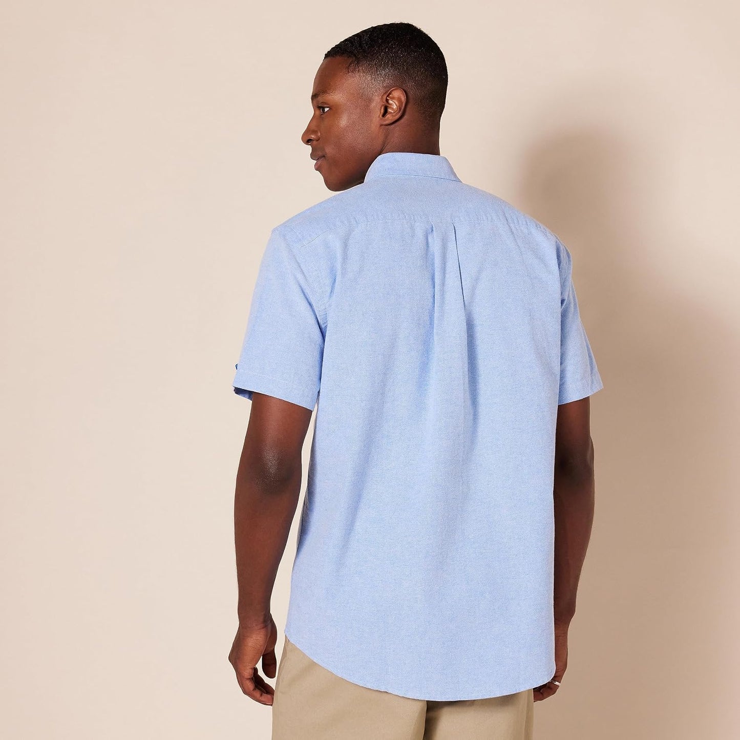 HOTAmazon Essentials Men's Short-Sleeve Oxford Shirt with Pocket