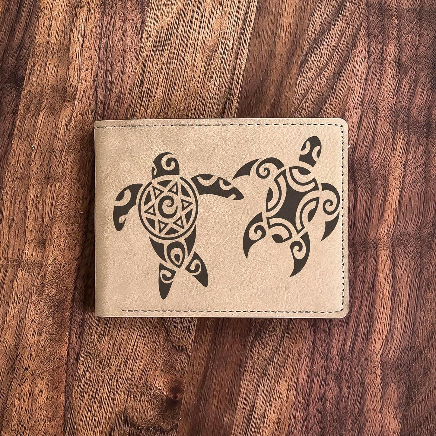 HOTHawaii Turtle Leather Wallet: Unique Island Design Gift - Perfect for Mom, Dad, Friend, Sister on Christmas, Birthday, Vacations