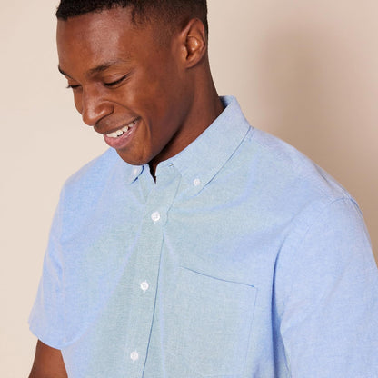 HOTAmazon Essentials Men's Short-Sleeve Oxford Shirt with Pocket