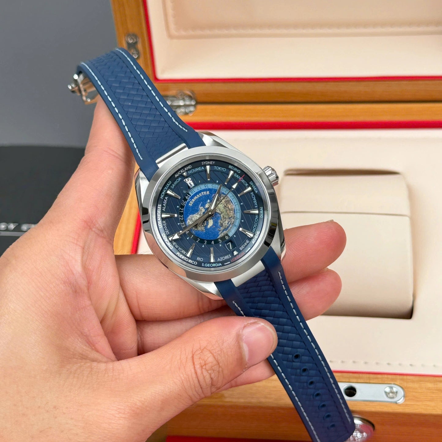 Seamaster World Time Earth Dial Automatic Men's Watch
